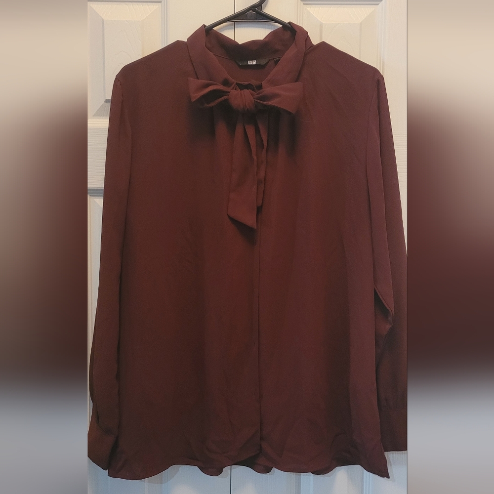 Uniqlo Button Up Dress Shirt